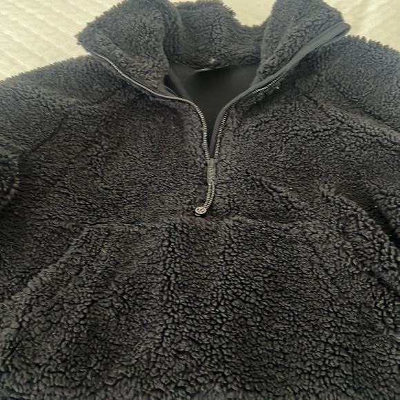 Lululemon Sherpa quarter zip pull over - size XS/S - Picture 3 of 3